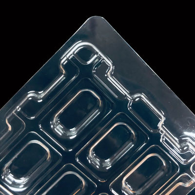Durchsichtiges PET-Blister-Tray, das für die Verpackung elektronischer Komponenten stapelbar und individuell angepasst ist